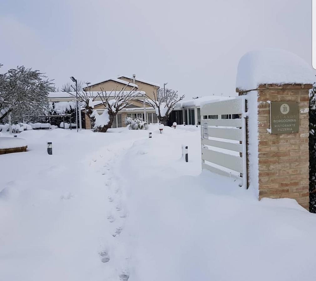 Locanda Borgognina Lucrezia Luaran gambar