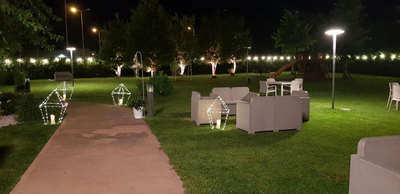 Locanda Borgognina Lucrezia Luaran gambar