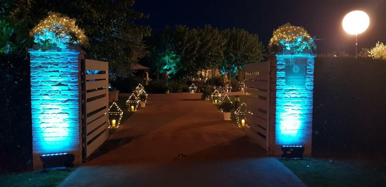 Locanda Borgognina Lucrezia Luaran gambar