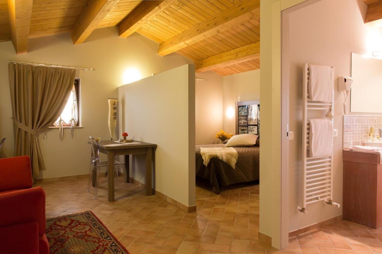 Locanda Borgognina Lucrezia Luaran gambar
