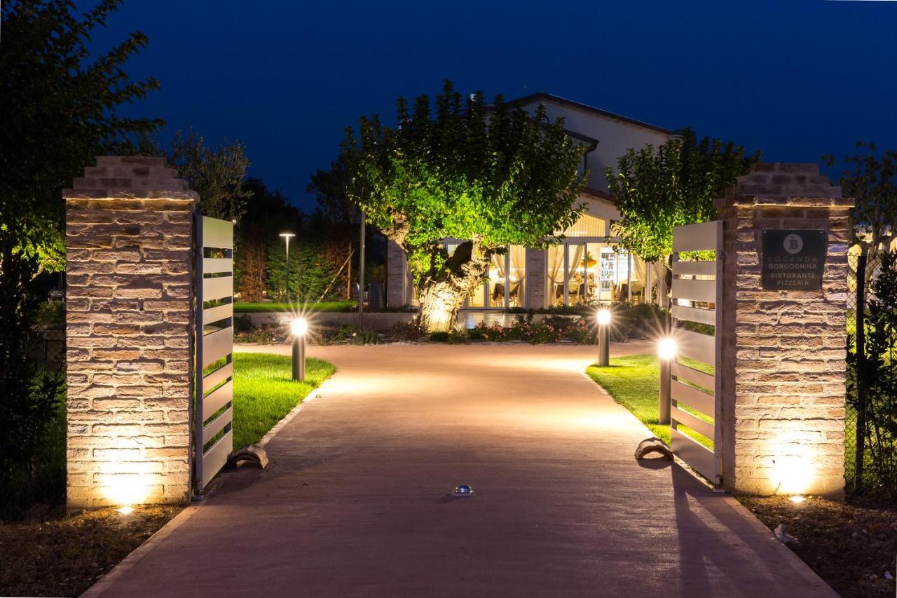 Locanda Borgognina Lucrezia Luaran gambar